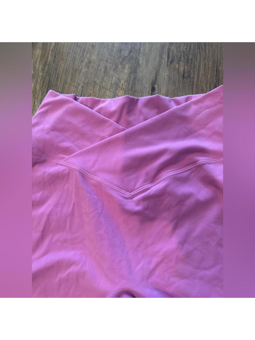 BuffBunny Legacy Biker Shorts Pink Purple Sz M EUC - Picture 3 of 6